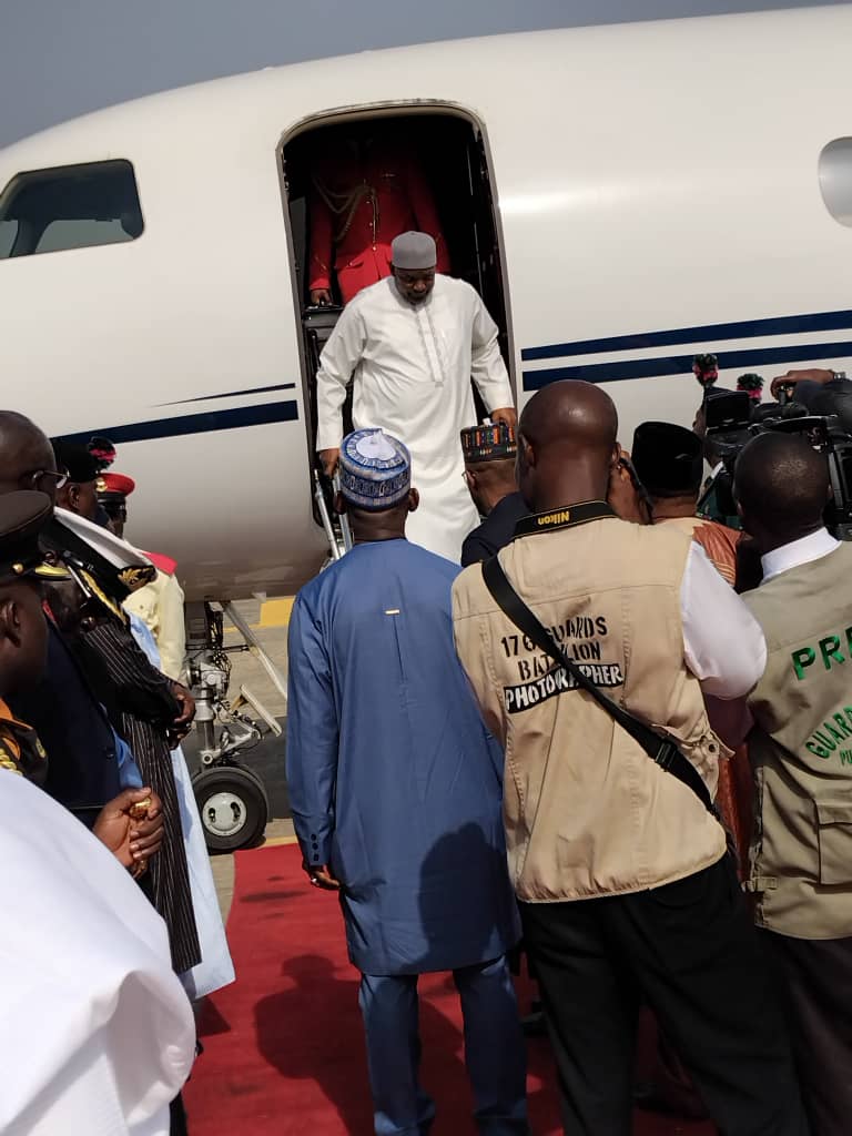 PRESIDENT BARROW ARRIVES IN ABUJA FOR CRUCIAL ECOWAS SUMMIT AMID REGIONAL SECURITY CONCERNS 